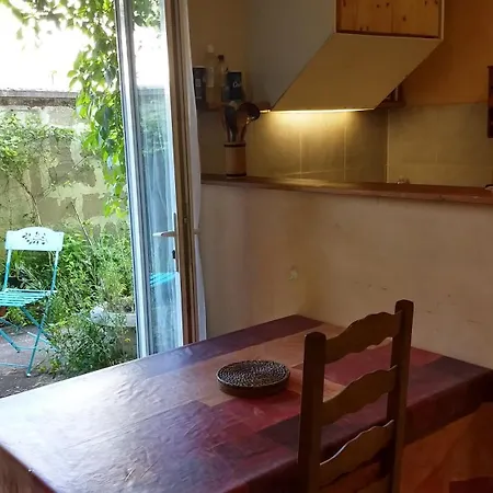 Tranquille Et Frais Proche Gare Au Rdc شقة