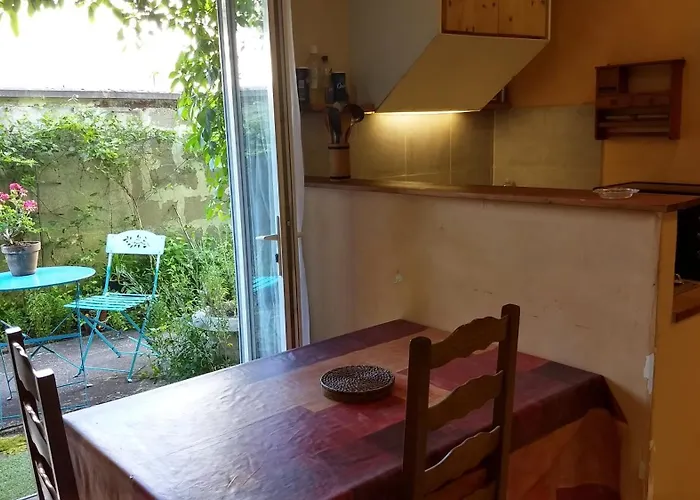 Tranquille Et Frais Proche Gare Au Rdc 公寓