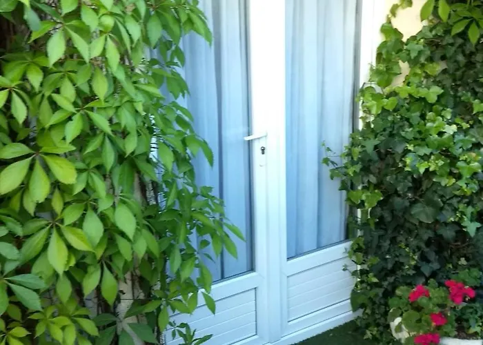 Tranquille Et Frais Proche Gare Au Rdc 公寓